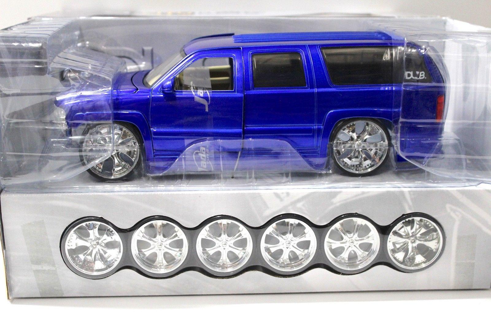 1:18 Jada Chevrolet Suburban Dub CITY blue 2003 KIT/ Bausatz
