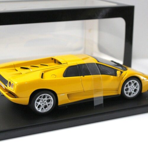 1:18 AUTOart Lamborghini Diablo 6.0 yellow