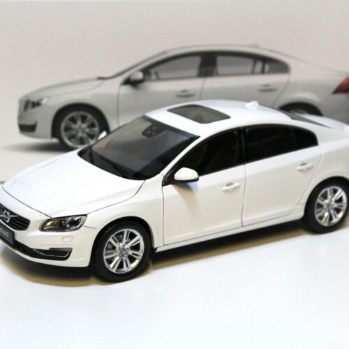 1:18 Motor City Classics Volvo S60 Sedan white 2015