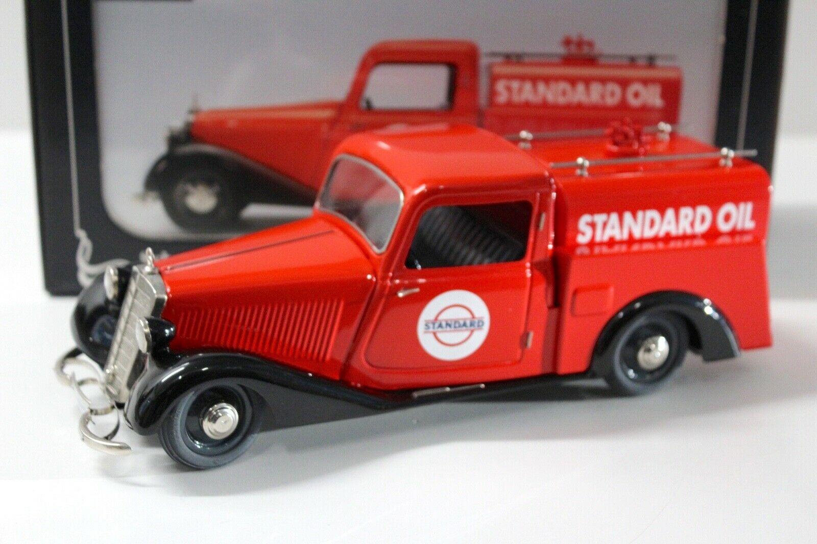 ID 46184 orig.jpg 1:18 Schuco Mercedes 170V Tankwagen Standard OIL red