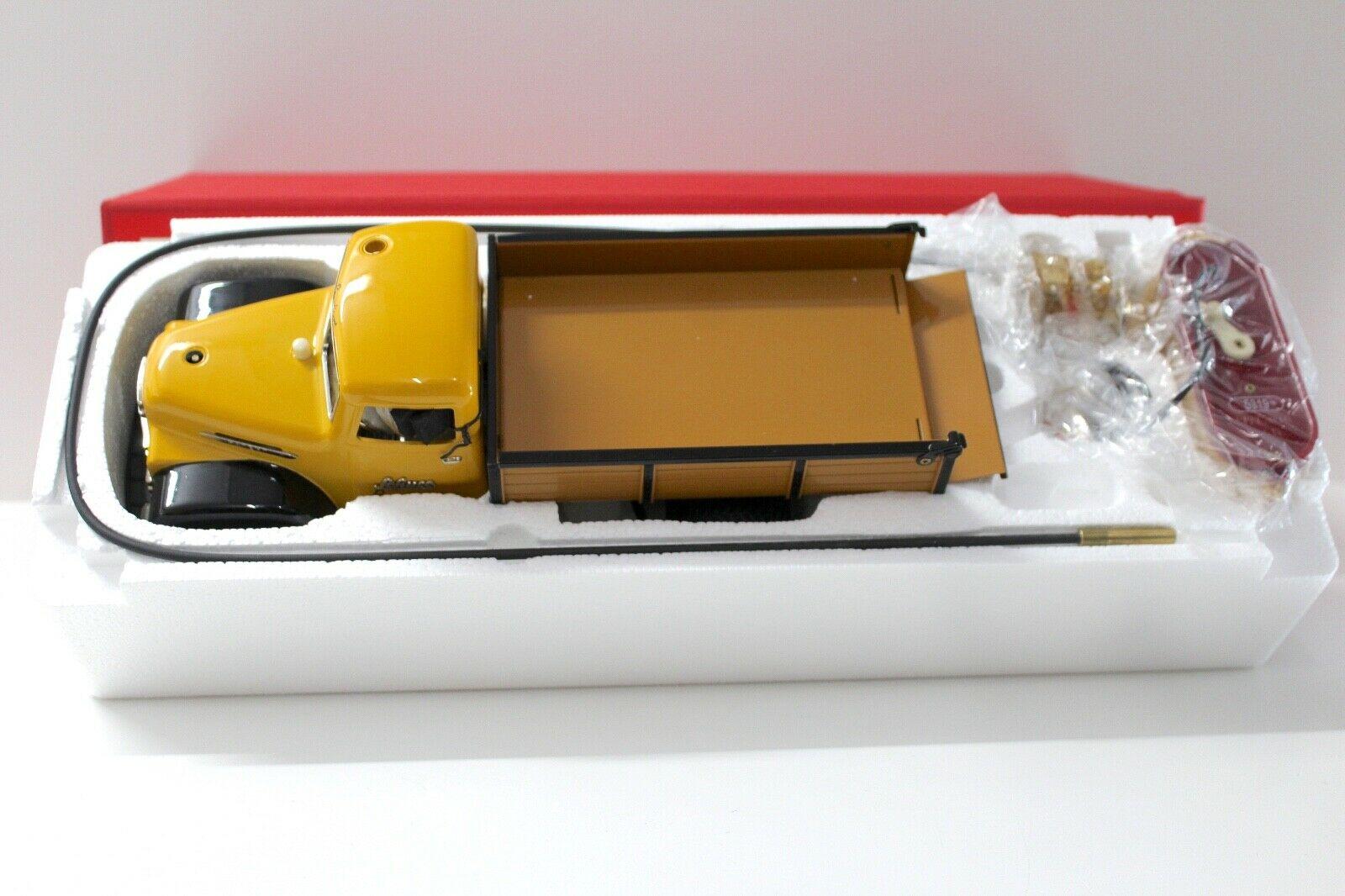 Schuco Construction Pritschenwagen LKW Schuco Renndienst yellow