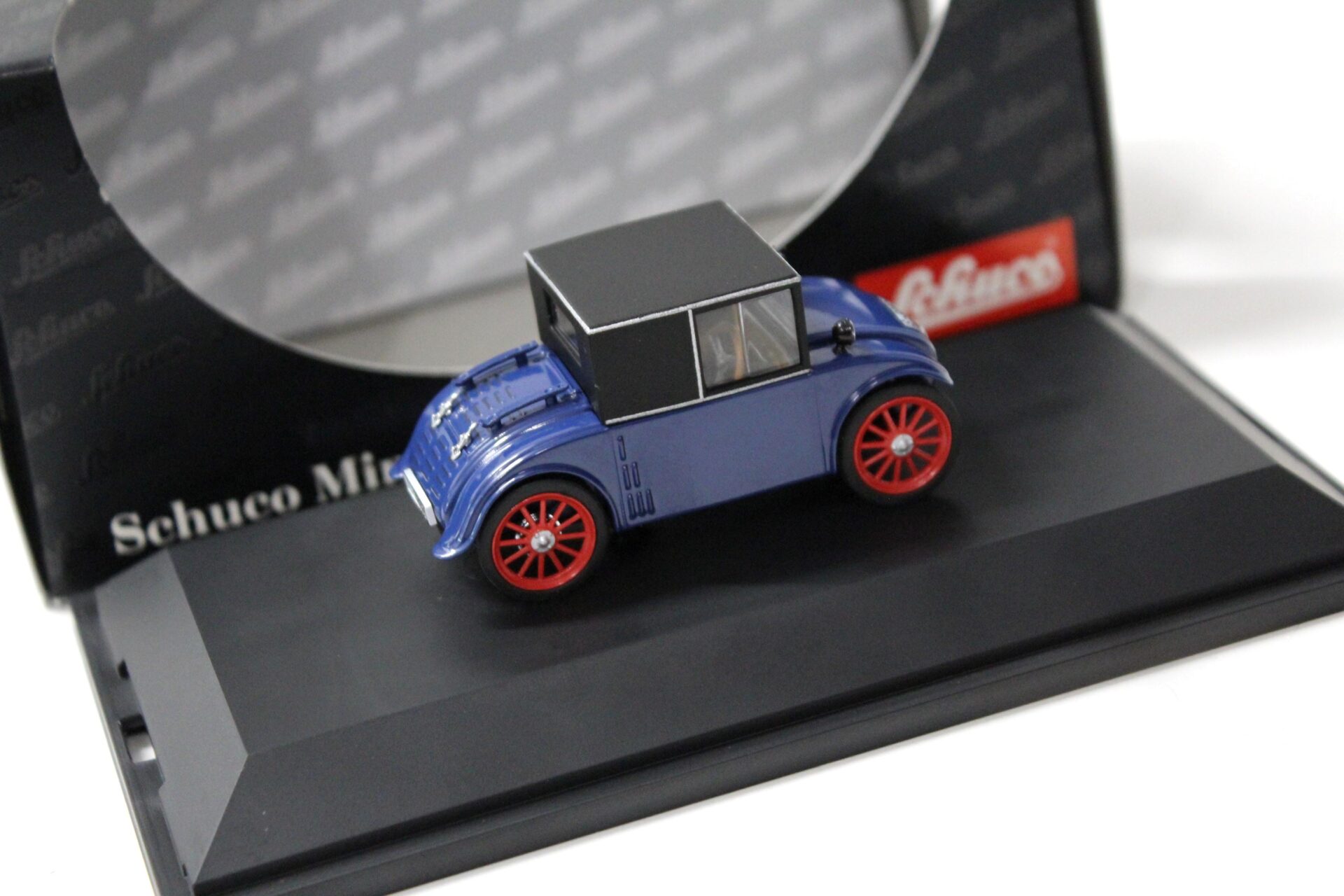 1:43 Schuco Hanomag Kommissbrot Limousine blue/ black