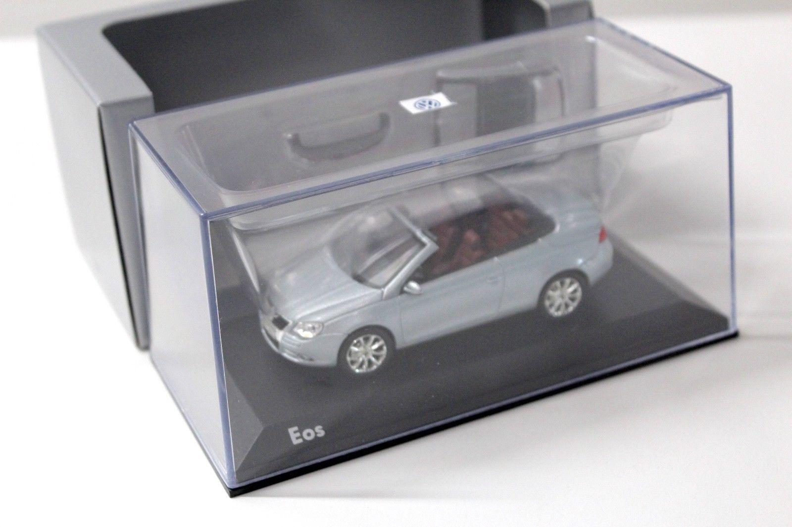1:43 Norev VW EOS Cabriolet silver DEALER VERSION