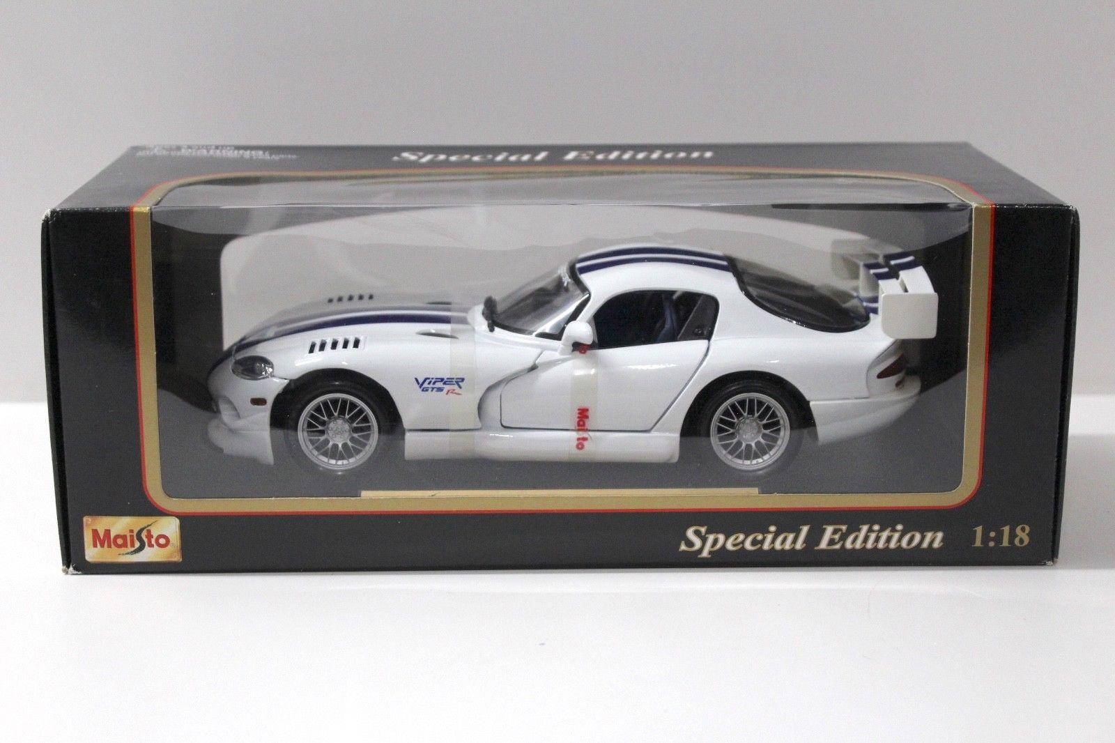 1:18 Maisto Dodge Viper GT2 white/ blue stripes