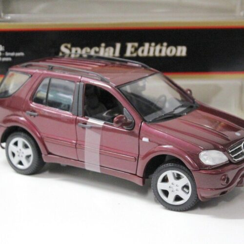 1:18 Maisto Mercedes Benz ML 55 AMG darkred