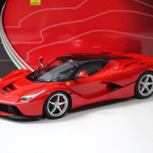 1:18 BBR Ferrari LaFerrari Corsa red/ Gloss black roof FULL OPENING