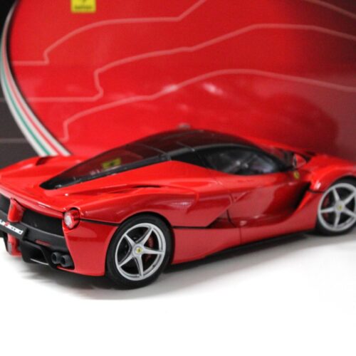 1:18 BBR Ferrari LaFerrari Corsa red/ Gloss black roof FULL OPENING