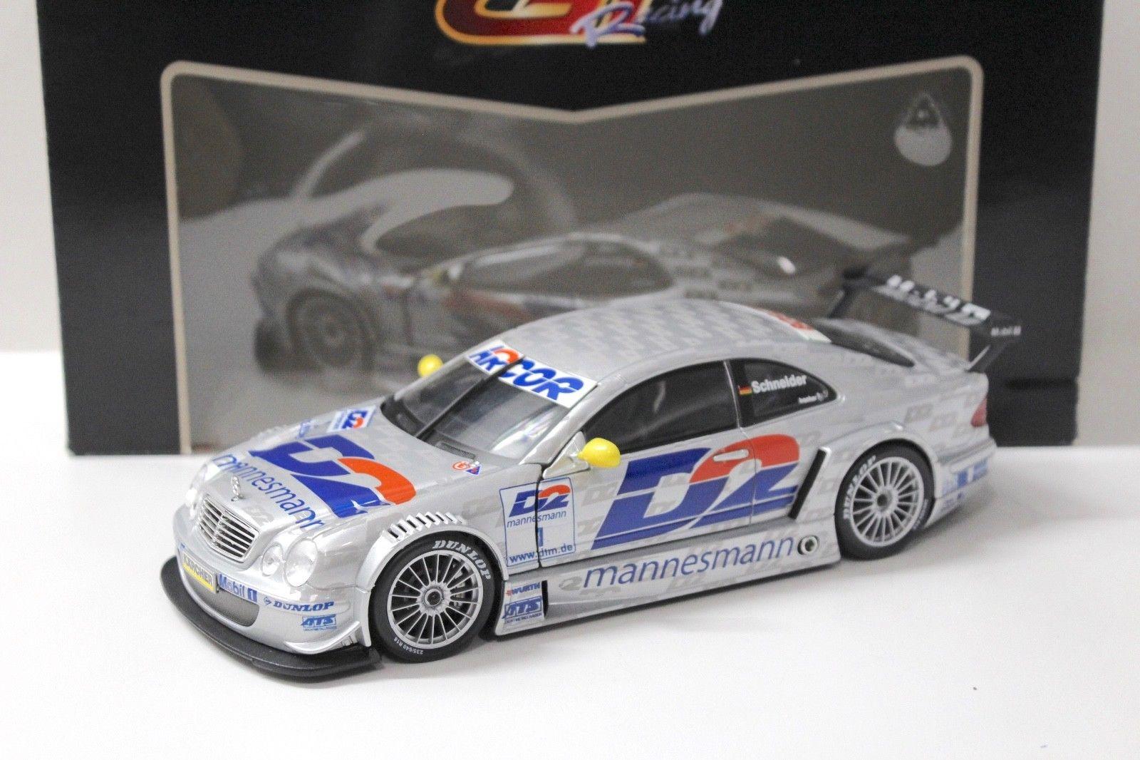 ID 46950 orig.jpg 1:18 Maisto Mercedes CLK DTM 2000 SCHNEIDER #1 silver