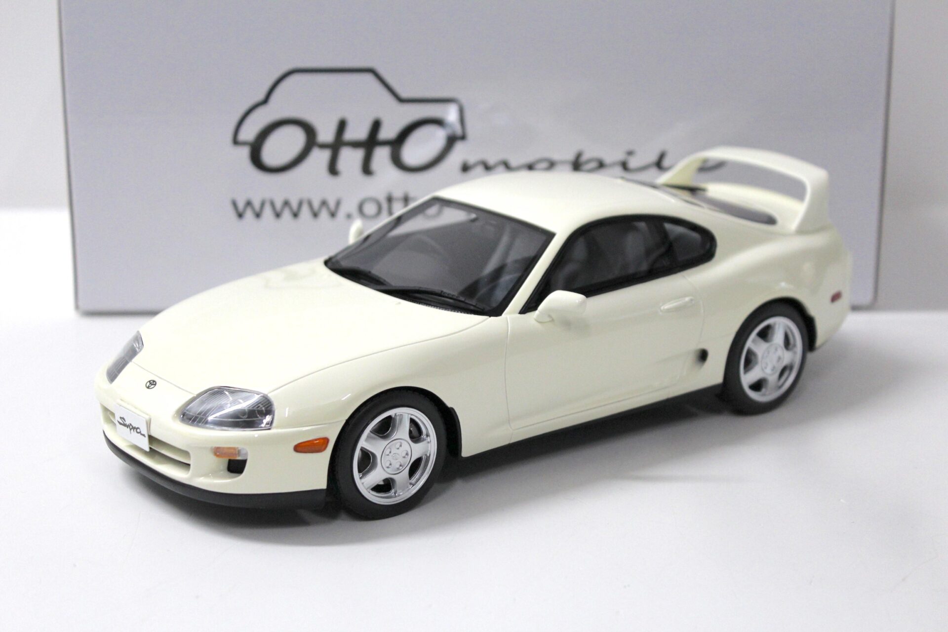 1:18 OTTO mobile OT236 Toyota Supra MK4 Coupe super white