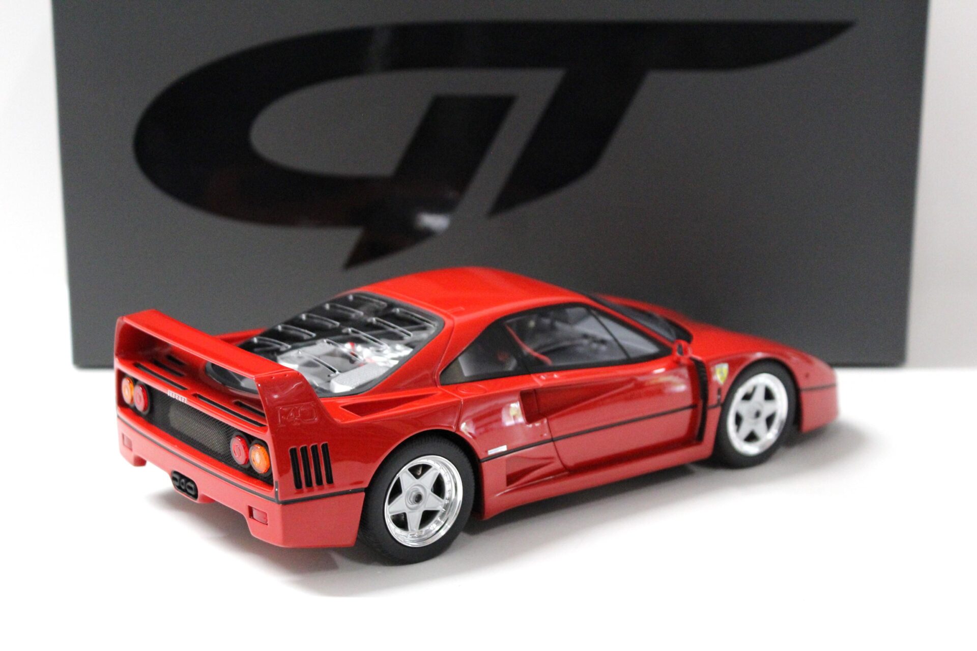 1:18 GT Spirit GT291 Ferrari F40 rosso corsa red 1987