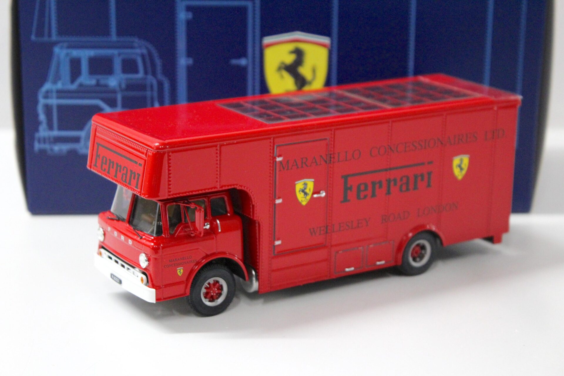 1:43 Exoto Ford C-Type Renntransporter Race Truck "FERRARI MARANELLO" red