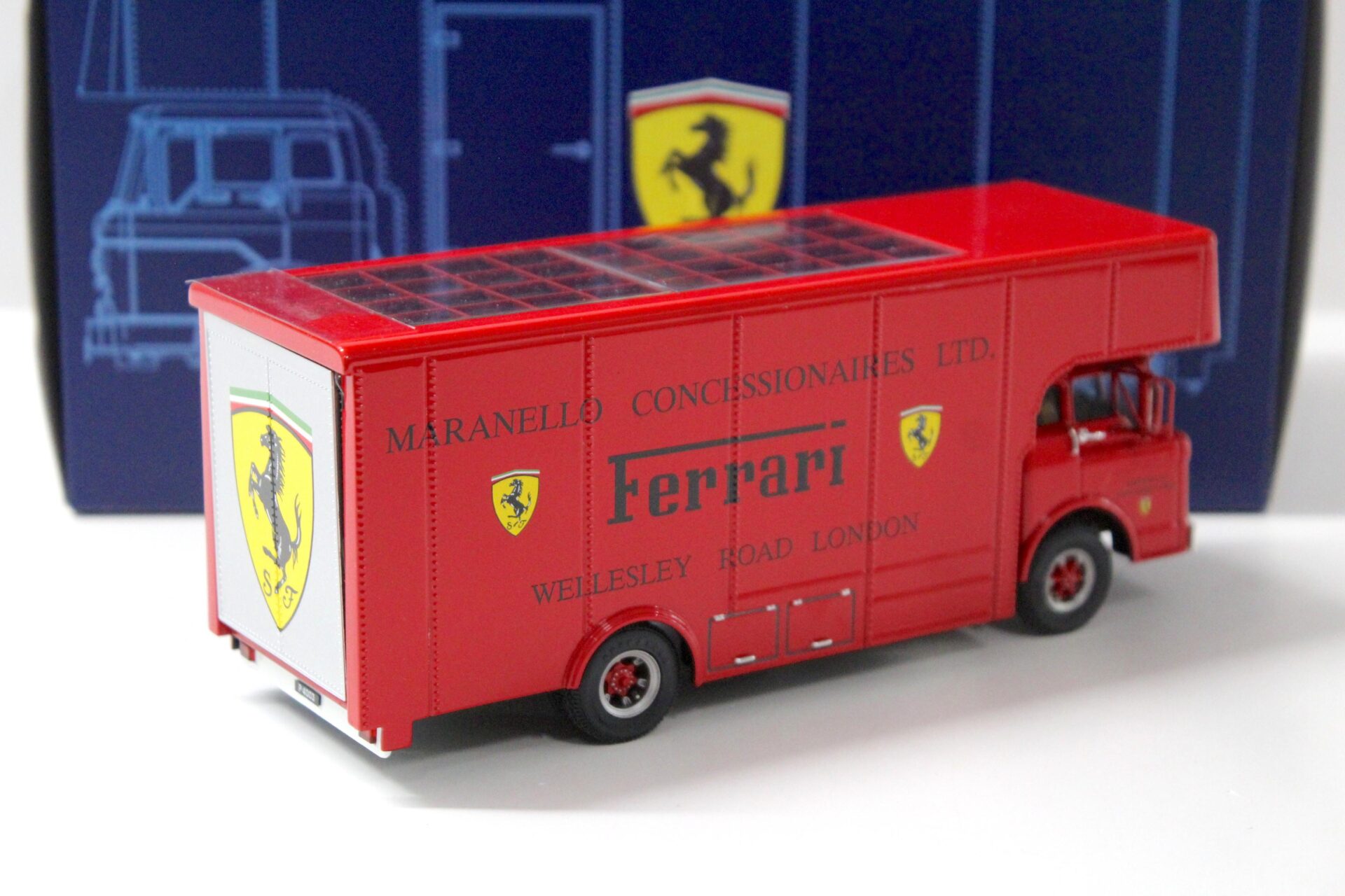 1:43 Exoto Ford C-Type Renntransporter Race Truck "FERRARI MARANELLO" red