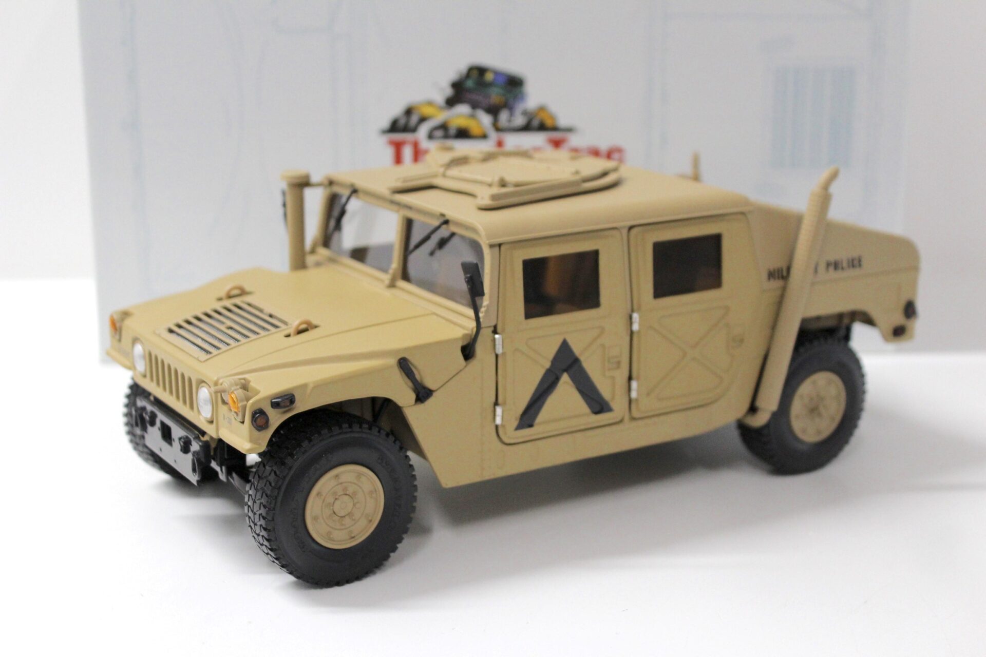 1:18 Exoto 1995 AM General Hummer Humvee Thunder Trac Military Police
