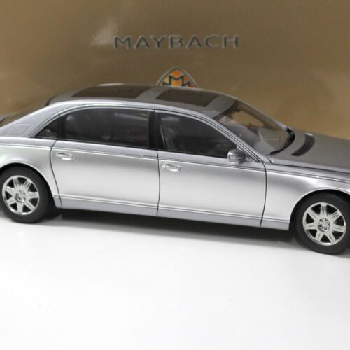 1:18 AUTOart Maybach 62 Limousine grey metallic/ silver DEALER VERSION