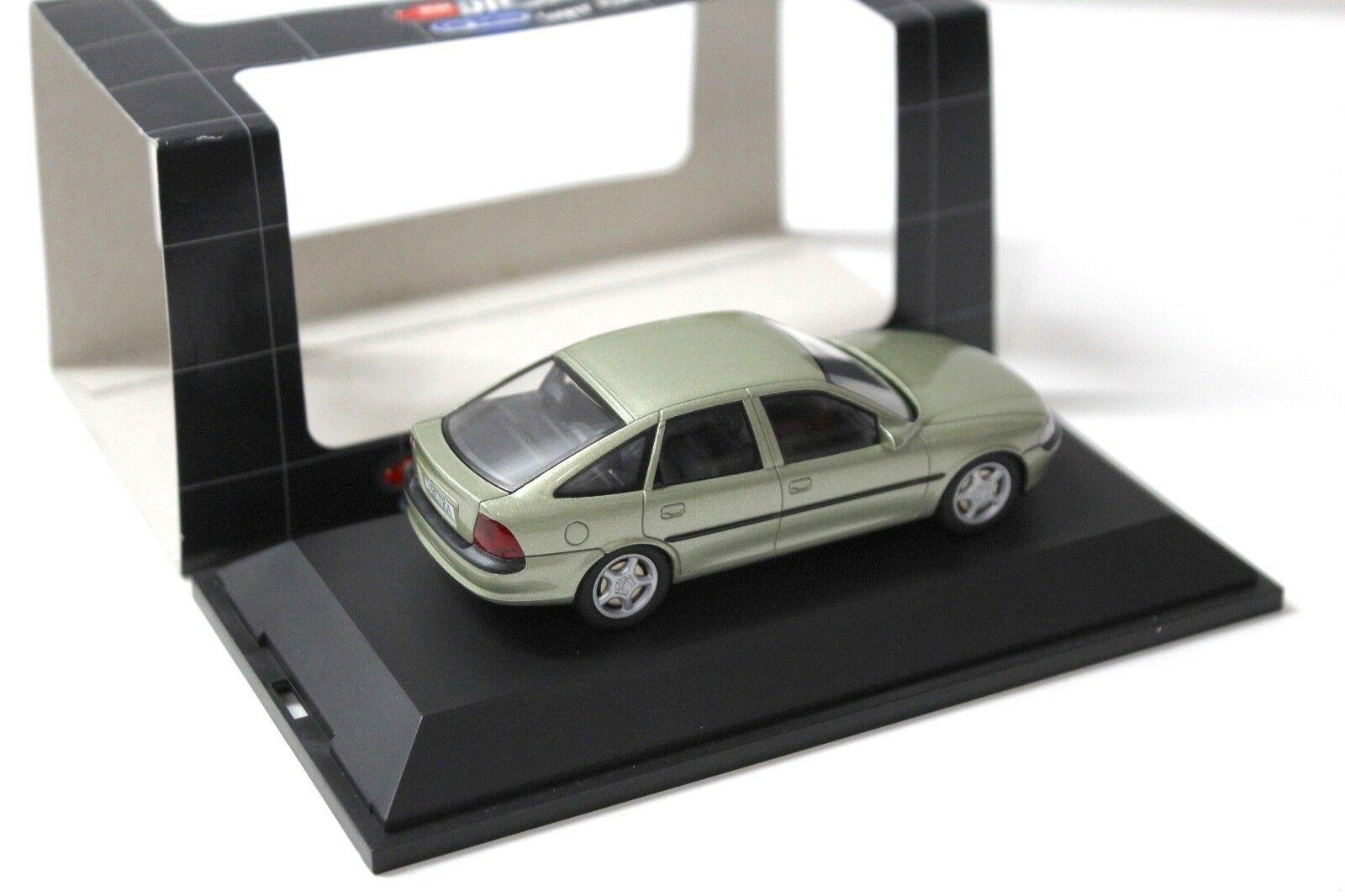 1:43 Dickie Schuco Opel Vectra Sedan light green