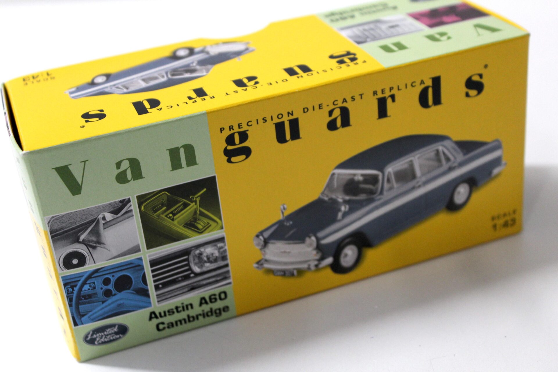 1:43 Vanguards Austin A60 Cambridge Persian blue/ Snowberry white stripe