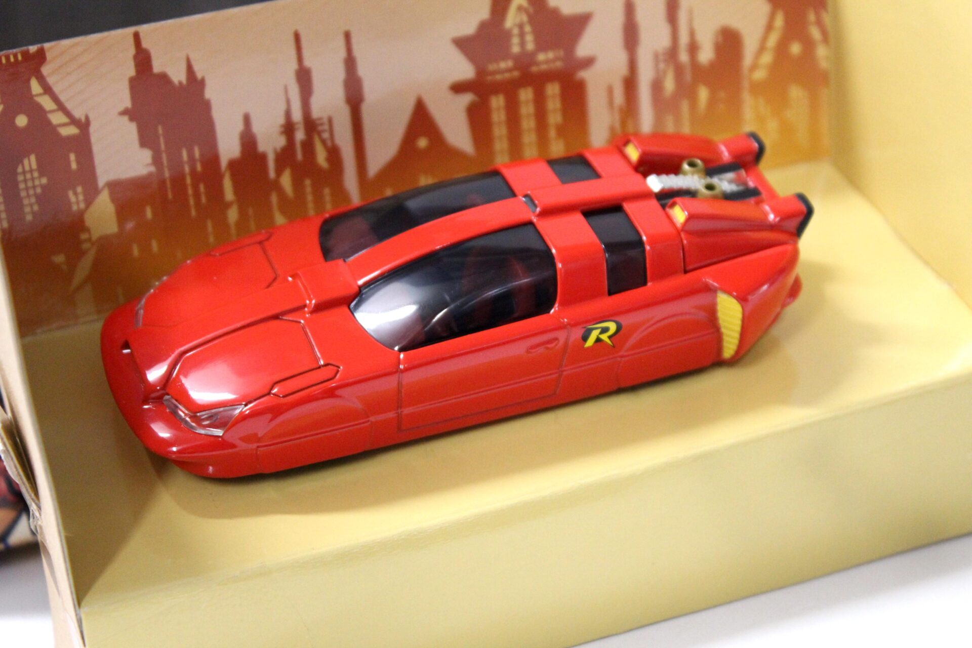 1:43 Corgi 2000 DC Comics REDBIRD RBDV1 Batman red