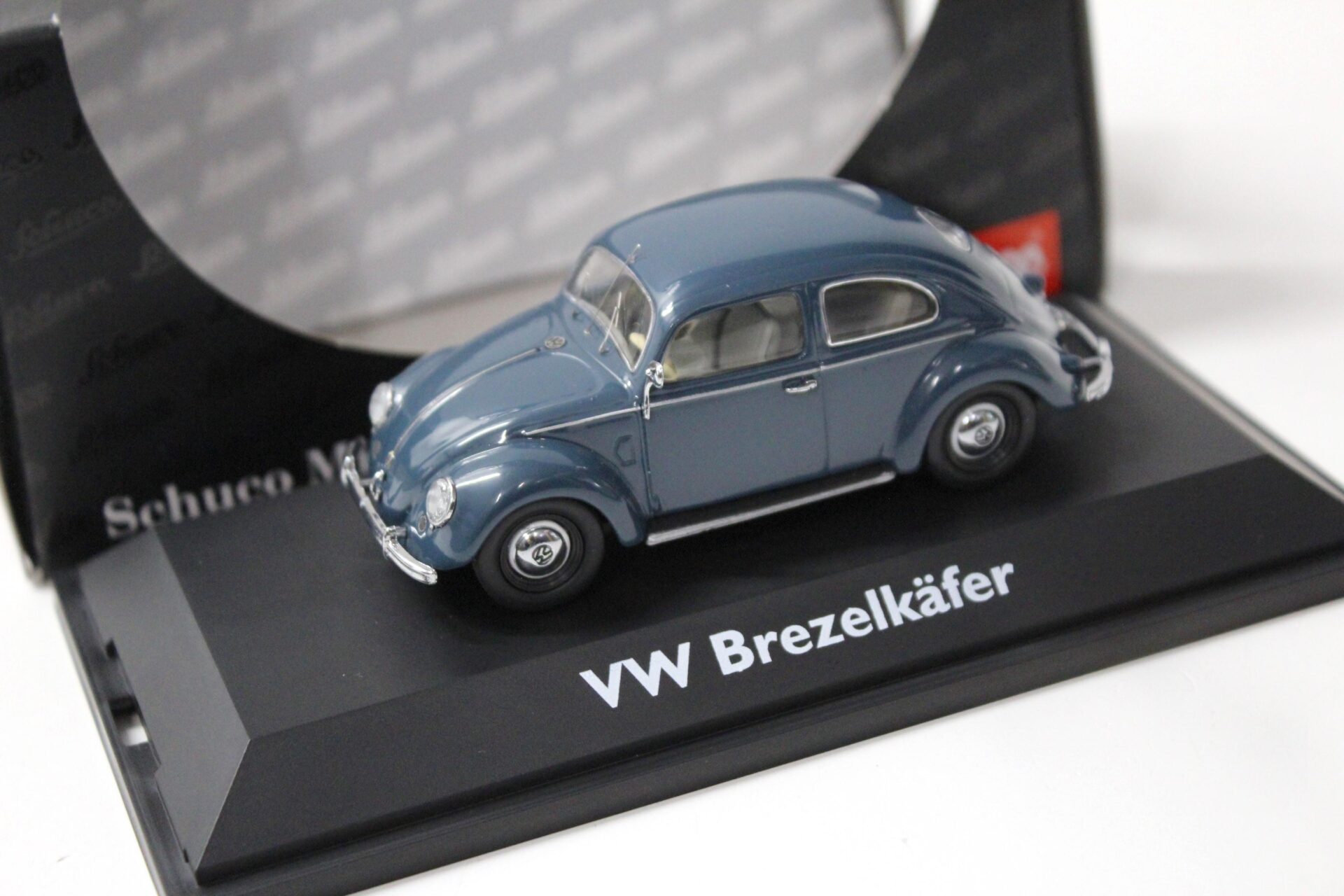 1:43 Schuco VW Käfer Brezelkäfer Azur blue
