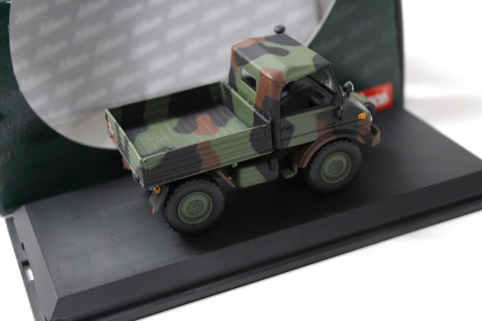 1:43 Schuco Mercedes Unimog 406 camouflage Bundeswehr