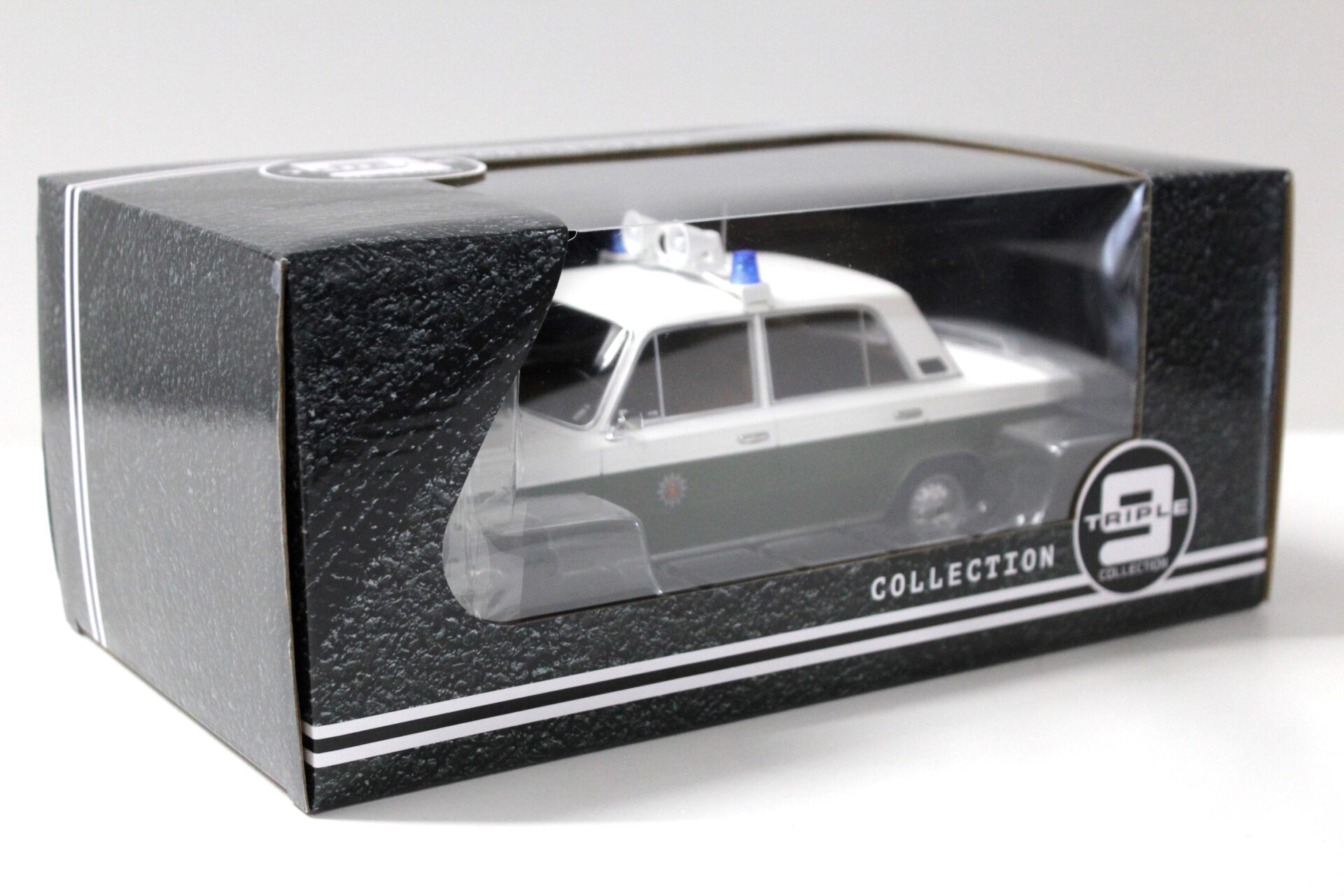 1:18 Triple9 IXO Lada 1600 VAZ DDR Volkspolizei Police Polizei 1976