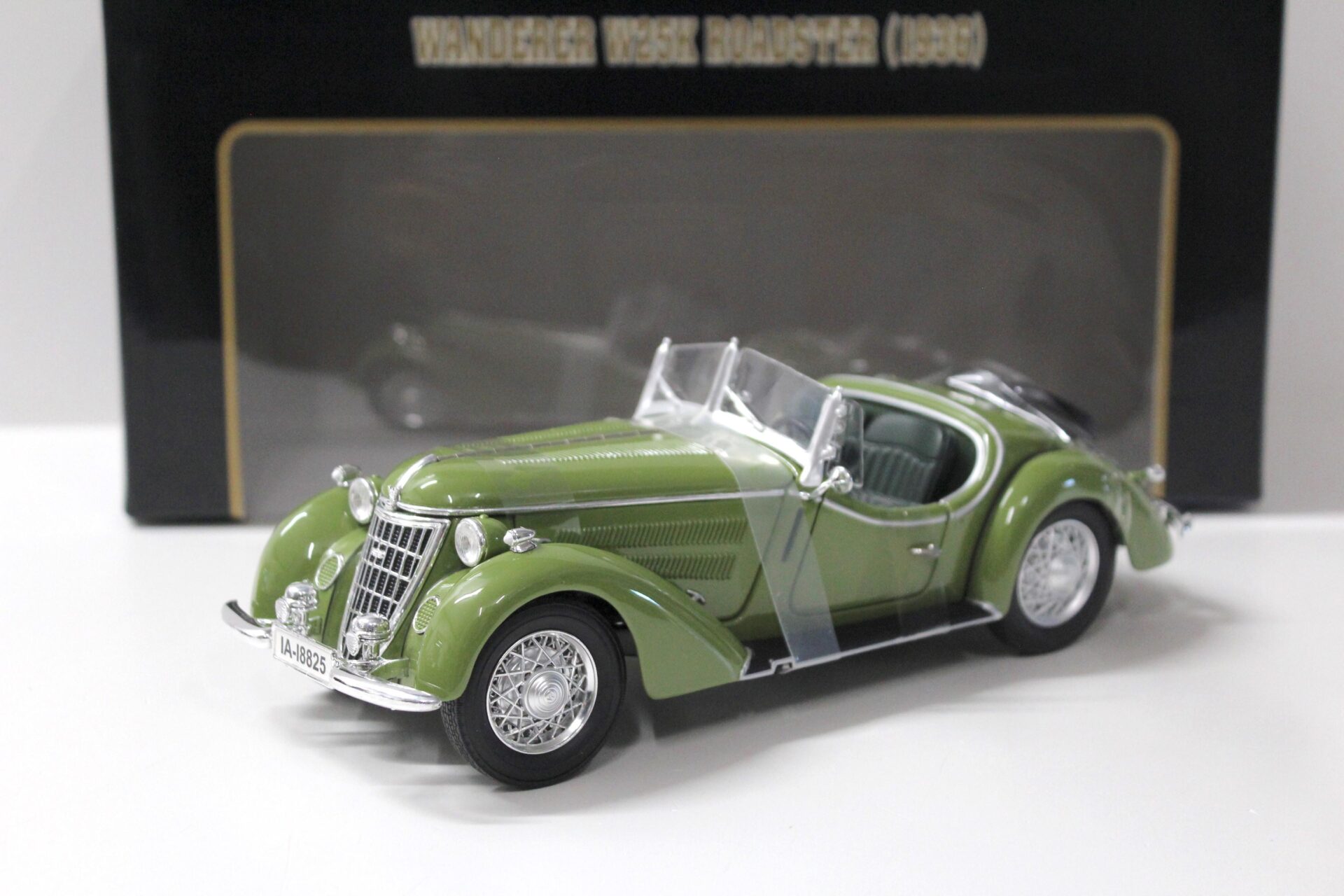 1:18 Ricko Wanderer W25K Roadster 1936 green
