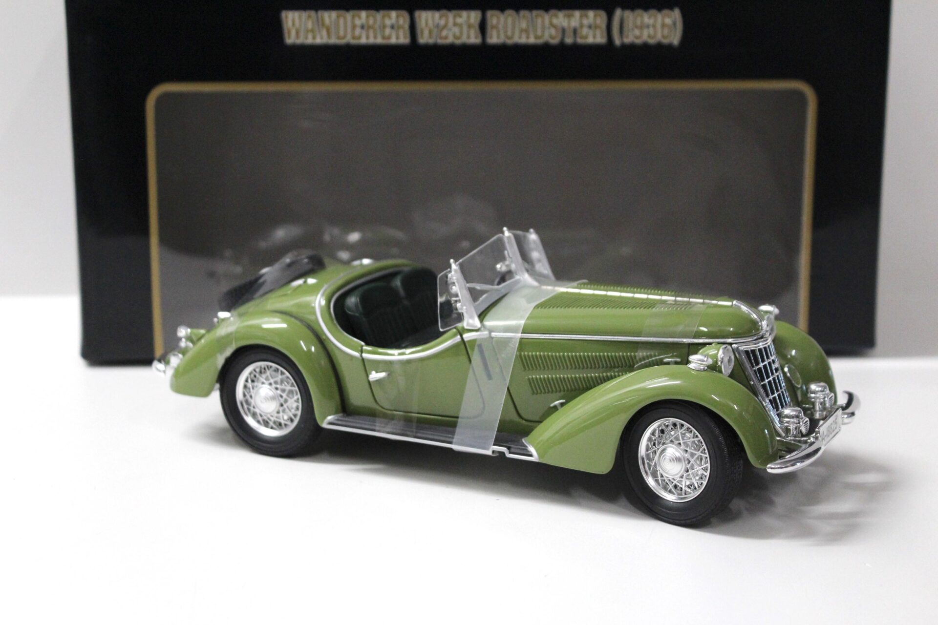1:18 Ricko Wanderer W25K Roadster 1936 green