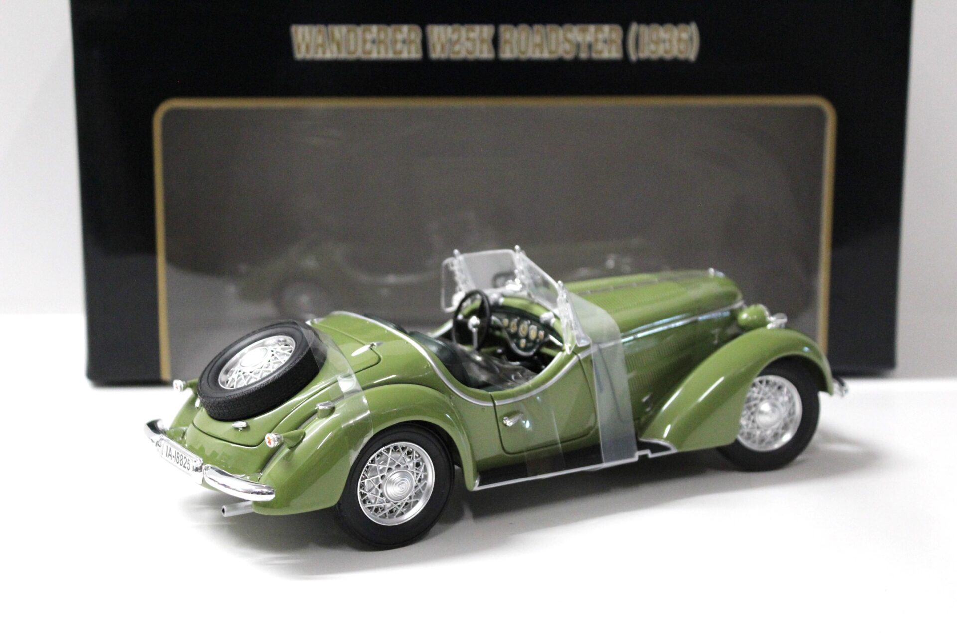 1:18 Ricko Wanderer W25K Roadster 1936 green