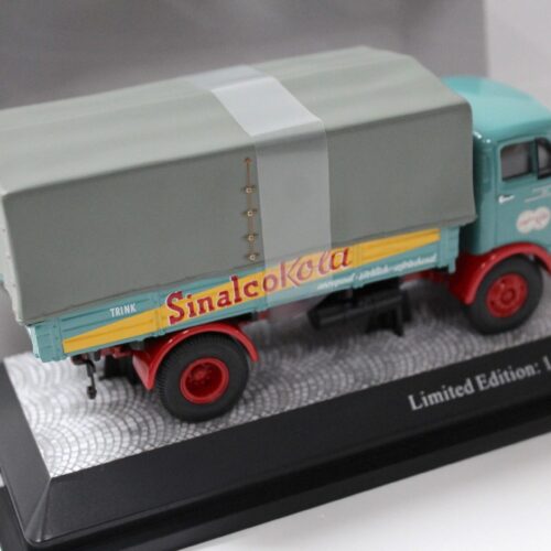 1:43 Premium ClassiXXs Mercedes LP 911 Pritsche "SINALCO KOLA"
