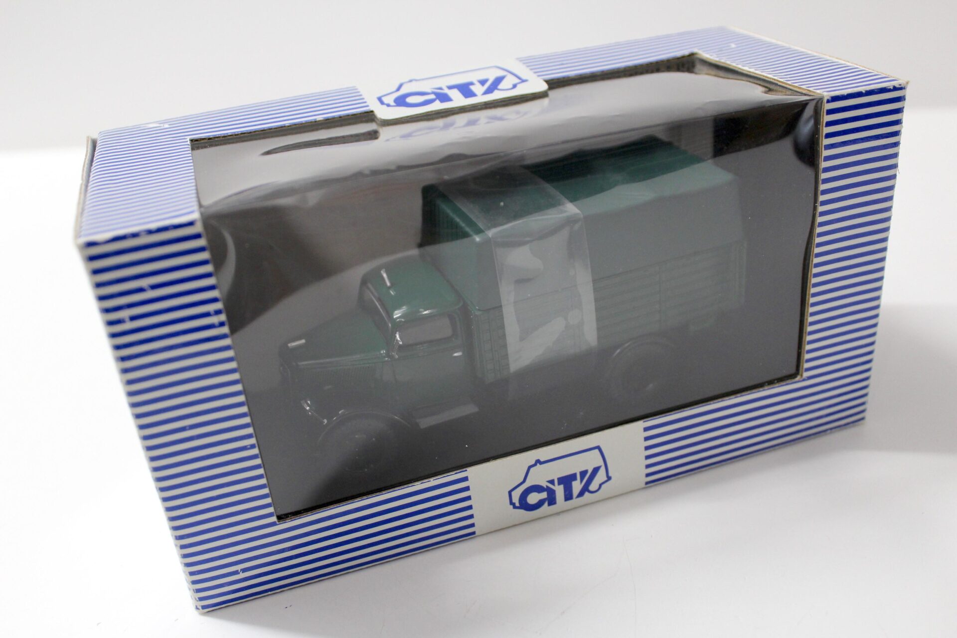 1:43 City Opel Blitz 3.5t Cargo Pritsche mit Plane dark green