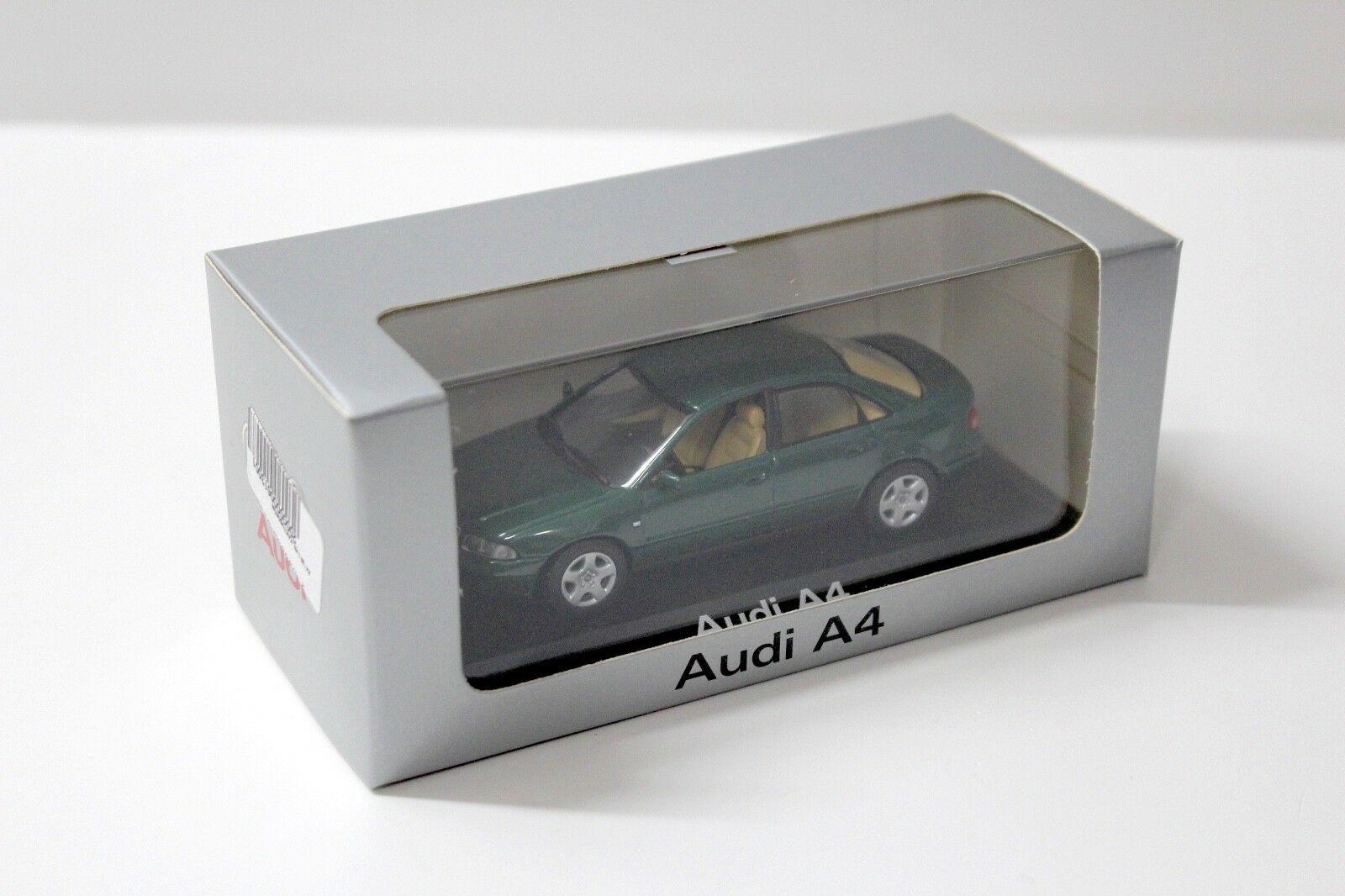 1:43 Minichamps Audi A4 (B5) Sedan green DEALER VERSION