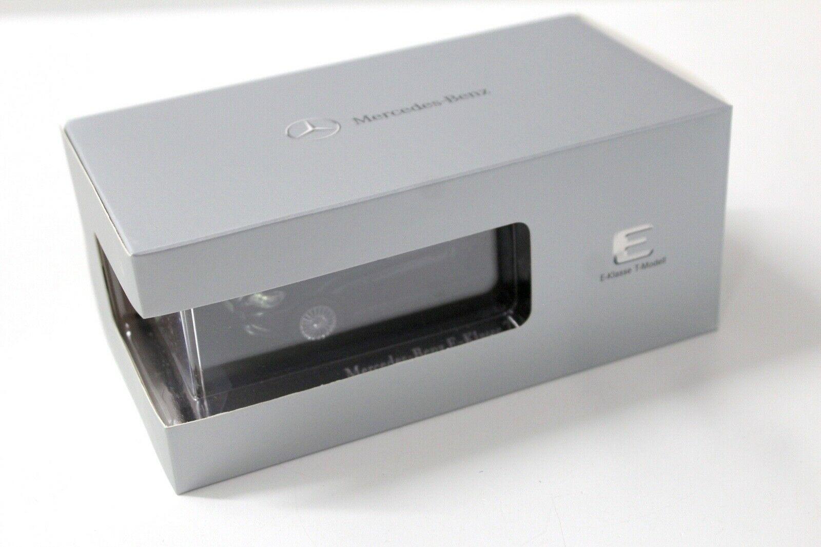 1:43 Kyosho Mercedes E-Klasse T-Modell dark blue DEALER VERSION