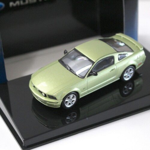 1:43 AUTOart Ford Mustang GT 2005 AUTO SHOW 2004 green