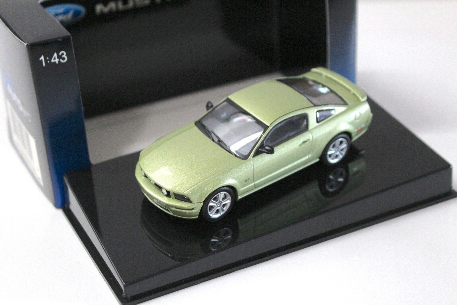 1:43 AUTOart Ford Mustang GT 2005 AUTO SHOW 2004 green