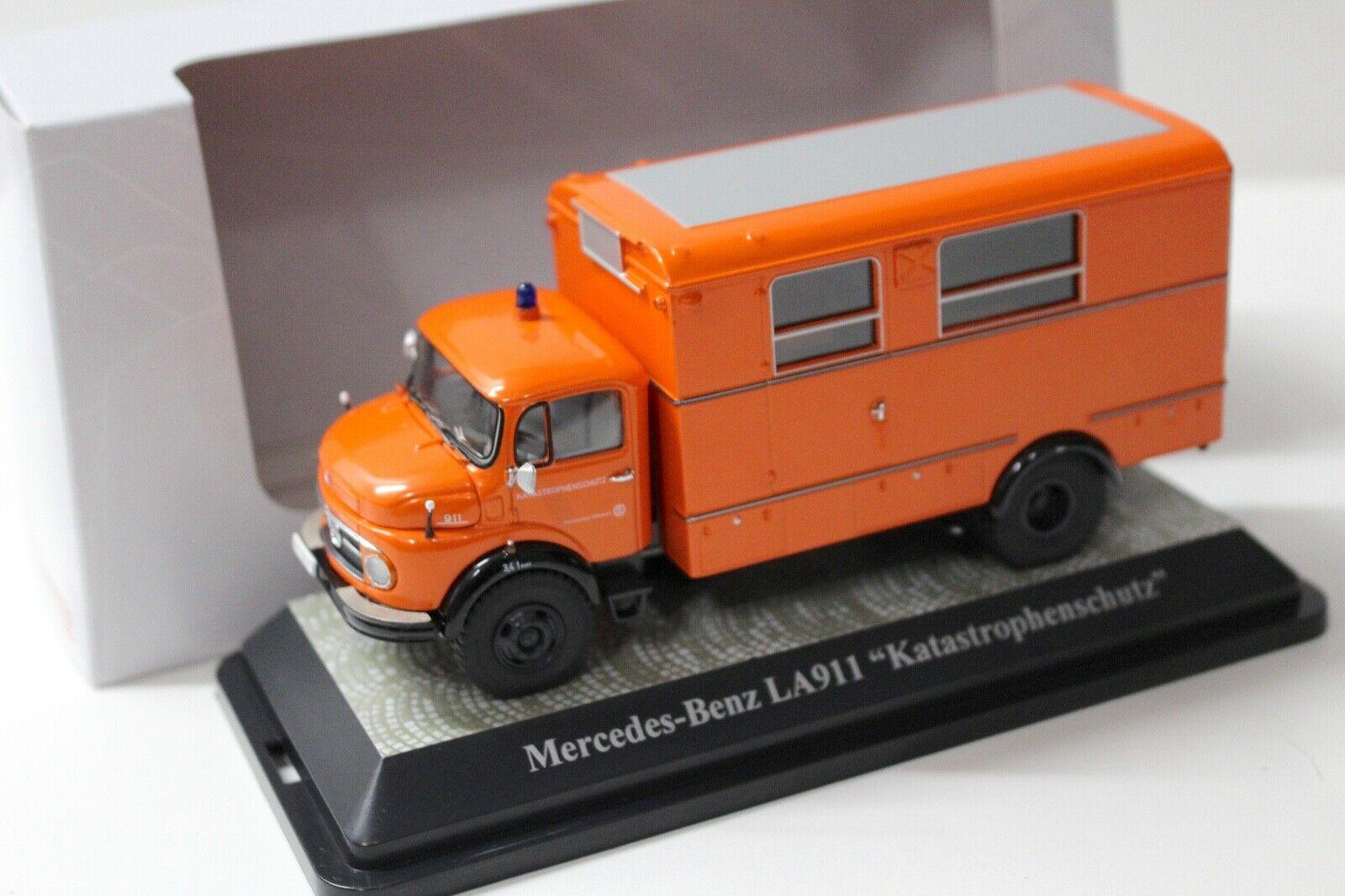 1:43 Premium ClassiXXs Mercedes LA911 Katastrophenschutz orange