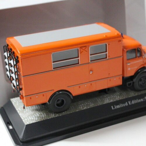 1:43 Premium ClassiXXs Mercedes LA911 Katastrophenschutz orange