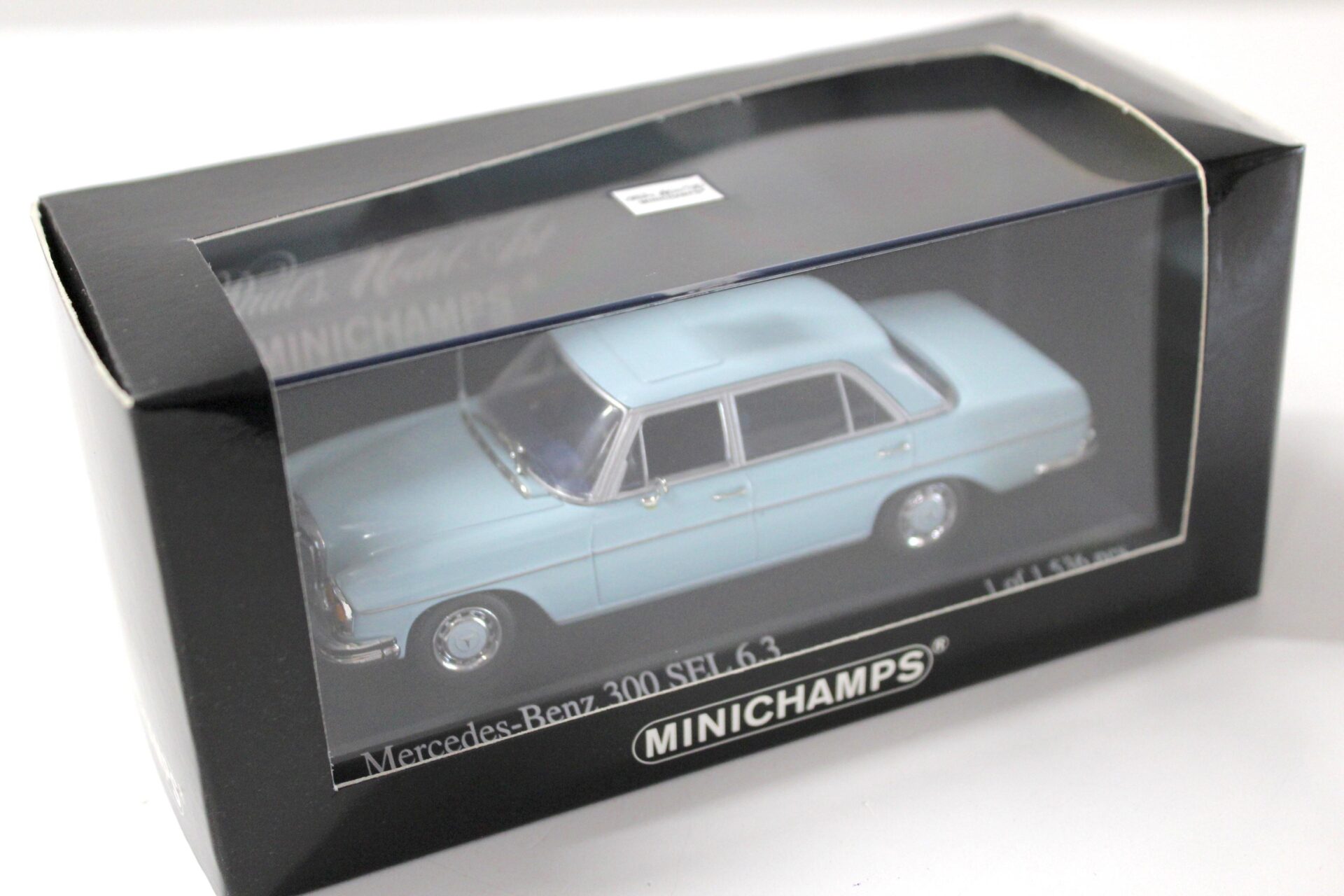 1:43 Minichamps Mercedes 300 SEL 6.3 Limousine Aqua blue 1968