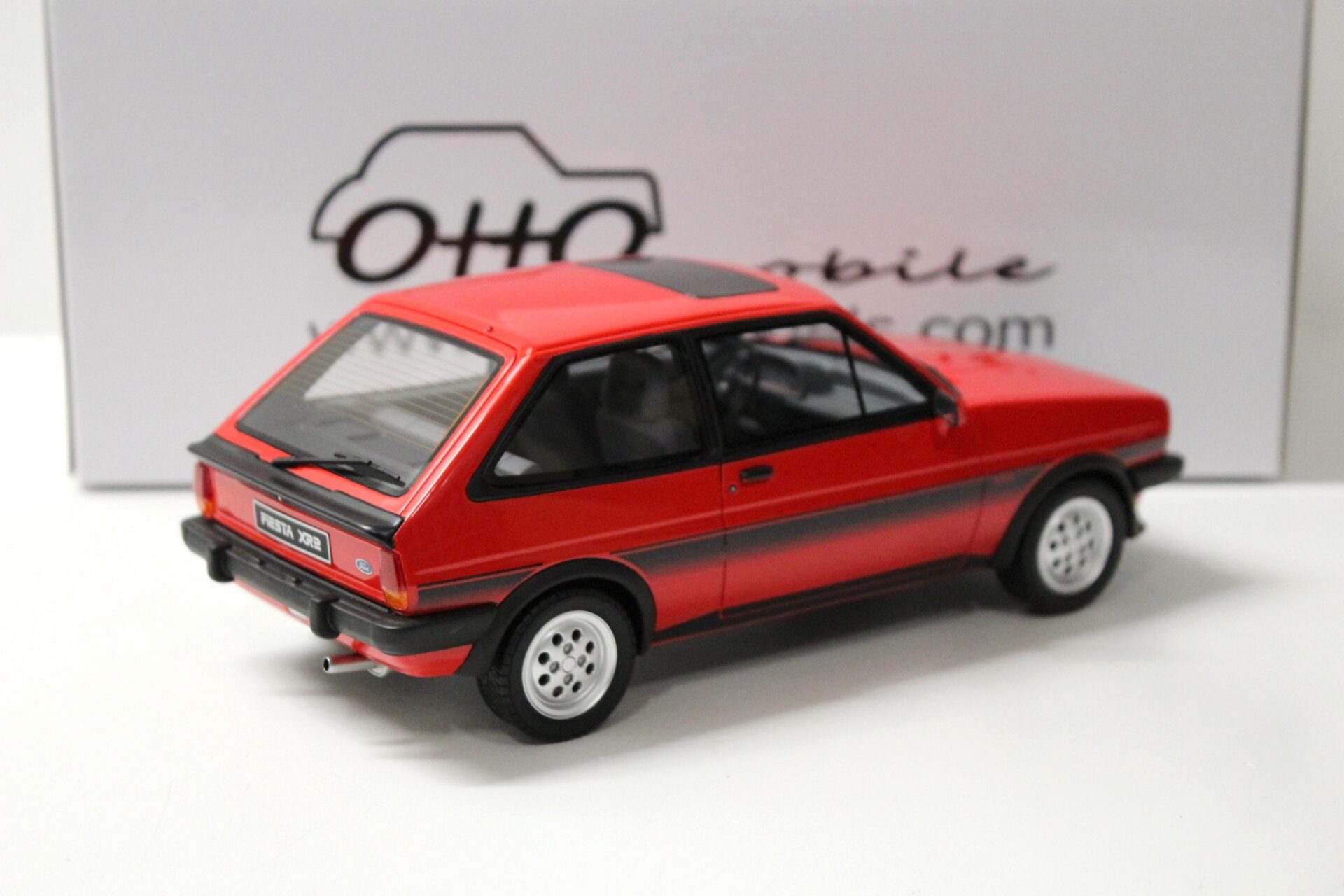 1:18 OTTO mobile OT848 Ford Fiesta MK1 XR2 1981 Sunburst red