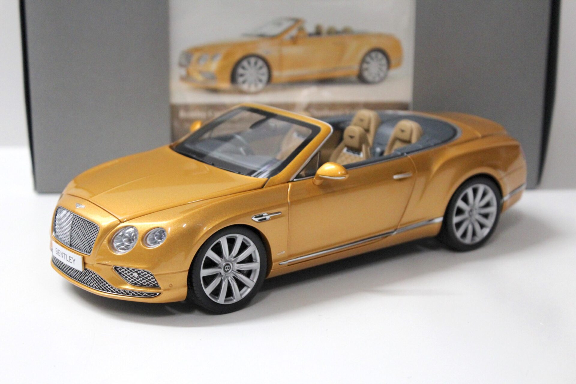 1:18 Paragon Bentley Continental GT Convertible Sunburst Gold 2016