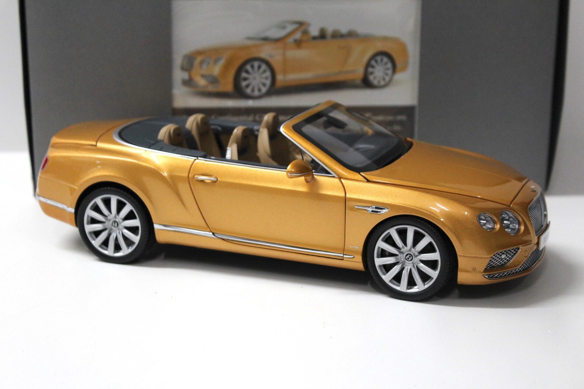 1:18 Paragon Bentley Continental GT Convertible Sunburst Gold 2016