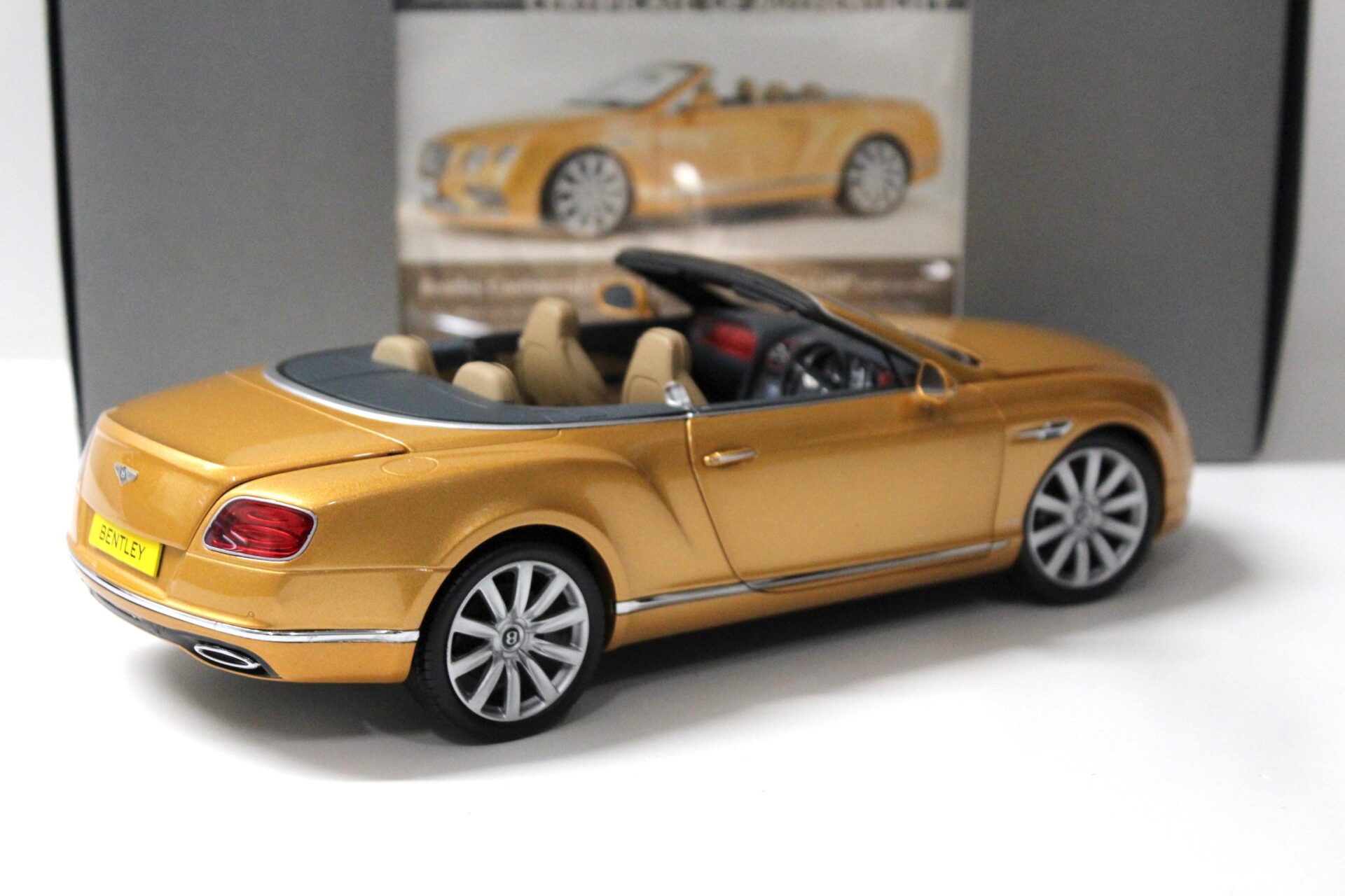 1:18 Paragon Bentley Continental GT Convertible Sunburst Gold 2016