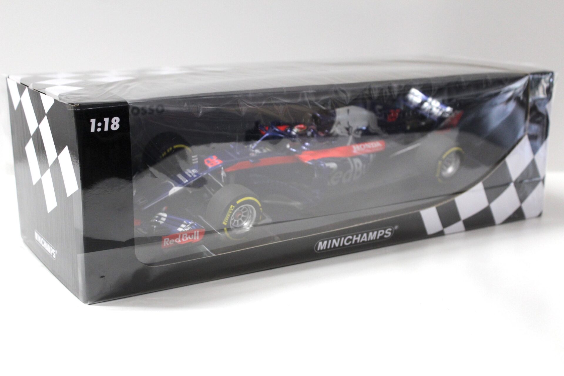 1:18 Minichamps Red Bull F1 SCUDERIA Toro Rosso Honda STR13