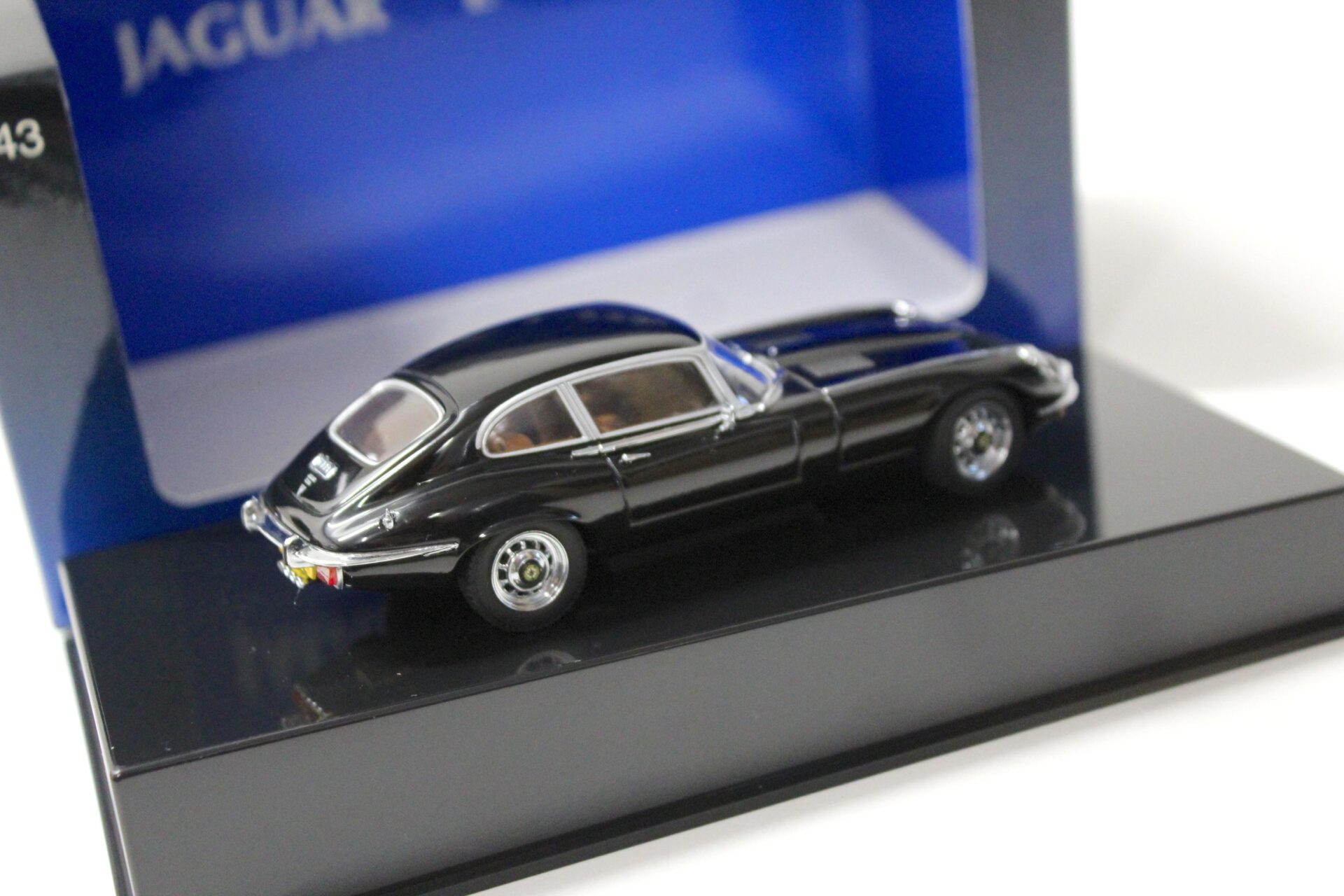 1:43 AUTOart Jaguar E-Type Coupe Series III V12 black