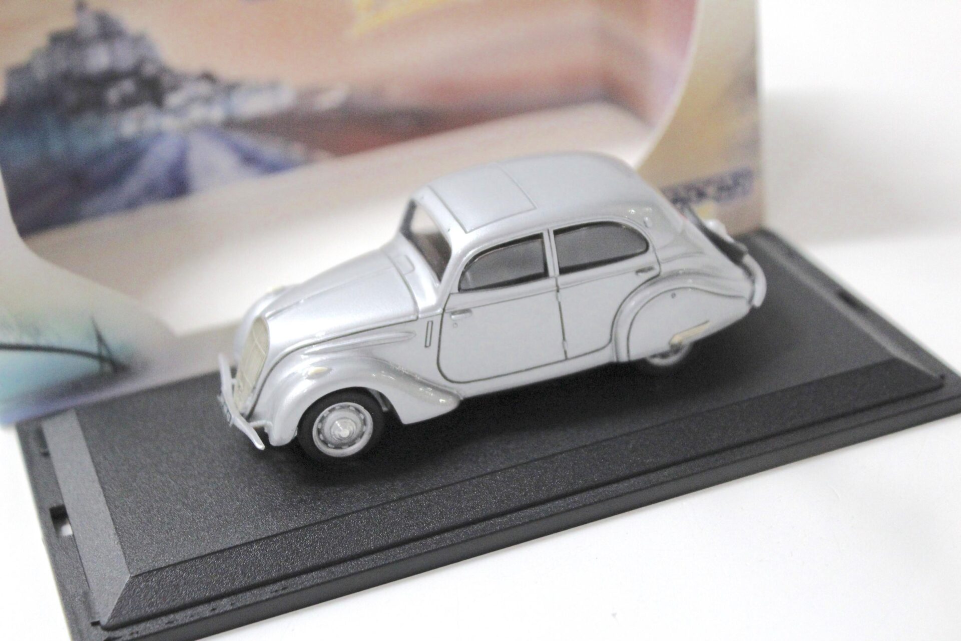 1:43 Paradcar Peugeot 202 Berline 1938 silver