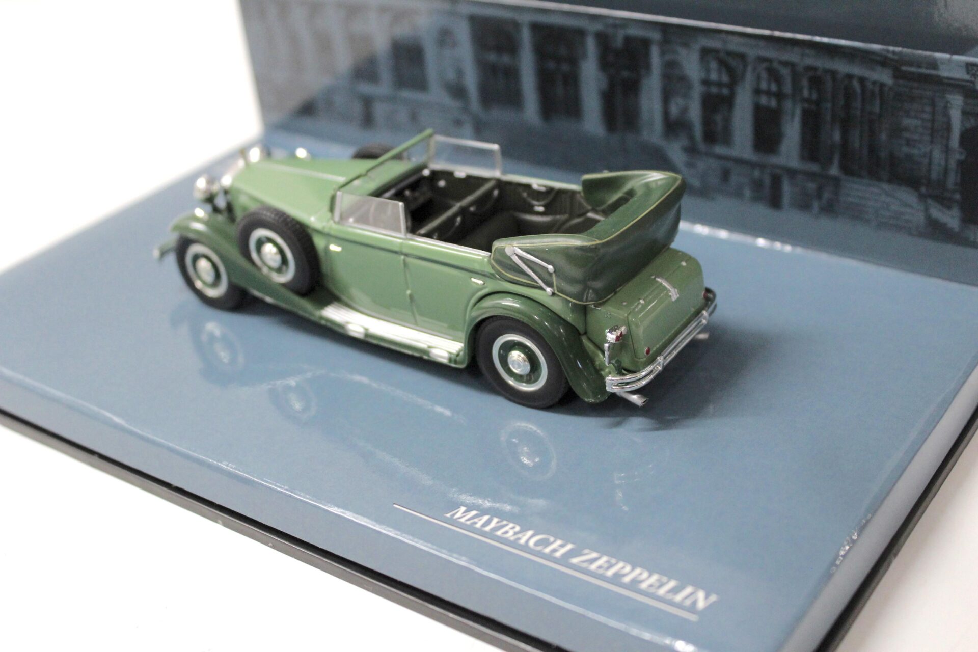 1:43 Minichamps Maybach DS8 "Zeppelin" 1932 Cabriolet green/ dark green