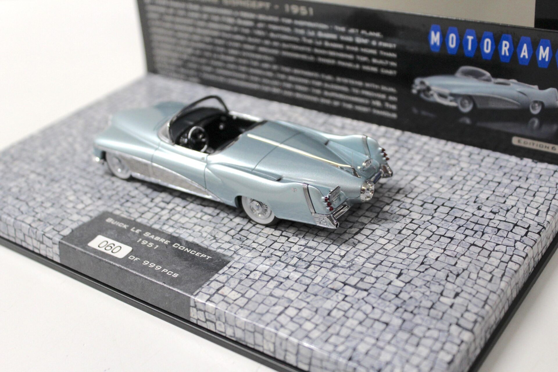 1:43 Minichamps Buick Le Sabre Concept Car 1951 light blue