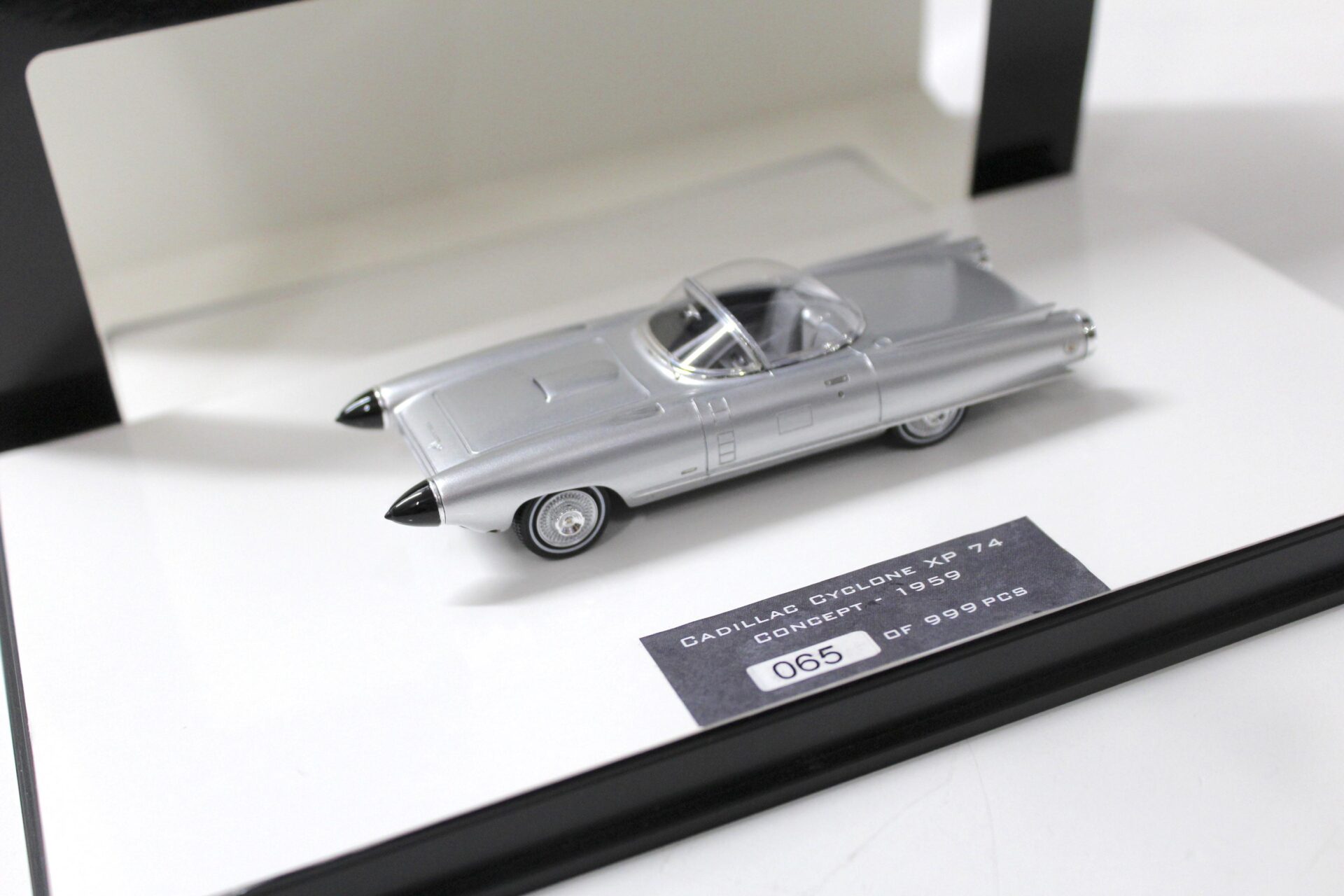 1:43 Minichamps Cadillac Cyclone XP 74 Concept Car 1959 silver
