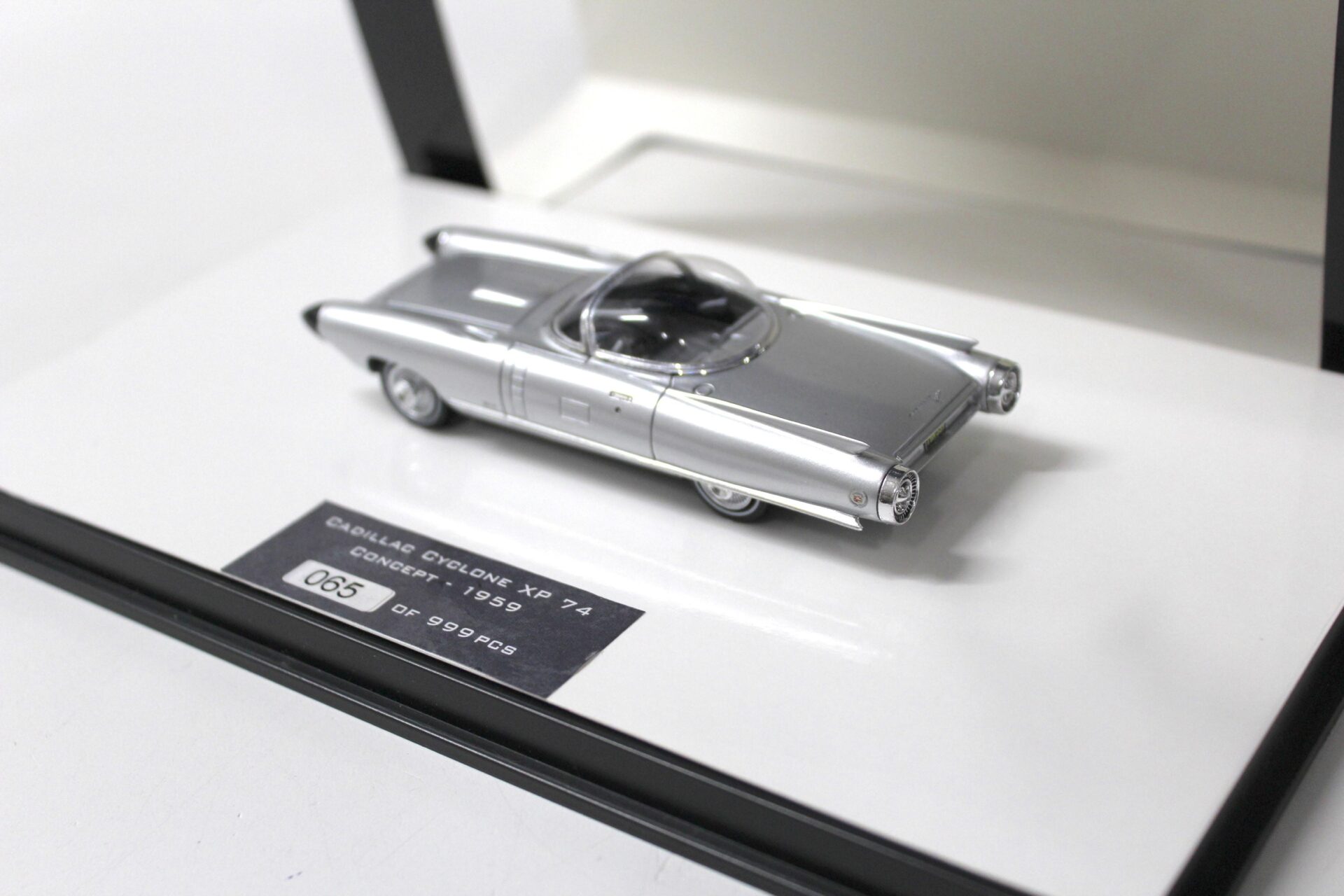 1:43 Minichamps Cadillac Cyclone XP 74 Concept Car 1959 silver
