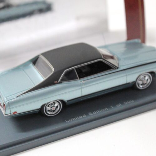 1:43 American Excellence NEO Ford XL Coupe blue metallic/ black