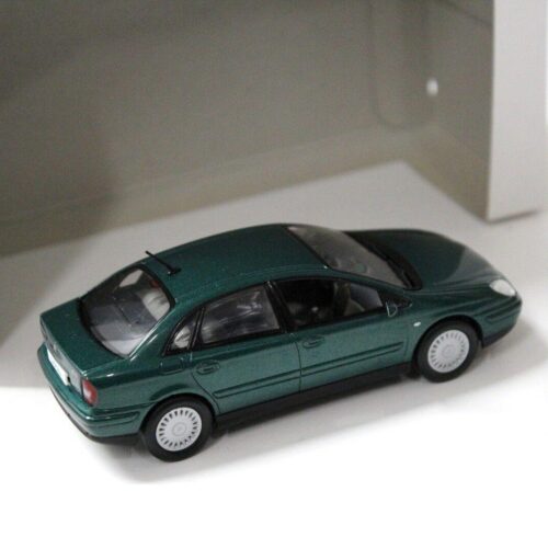 1:43 Norev Citroen C5 Sedan 2001 green DEALER VERSION