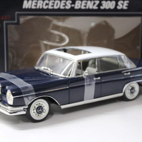 1:18 Revell Mercedes 300 SE Limousine dark blue/ white
